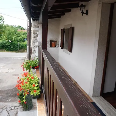 Casa Vacanze Alenka Borgo Grotta Gigante Exterior foto